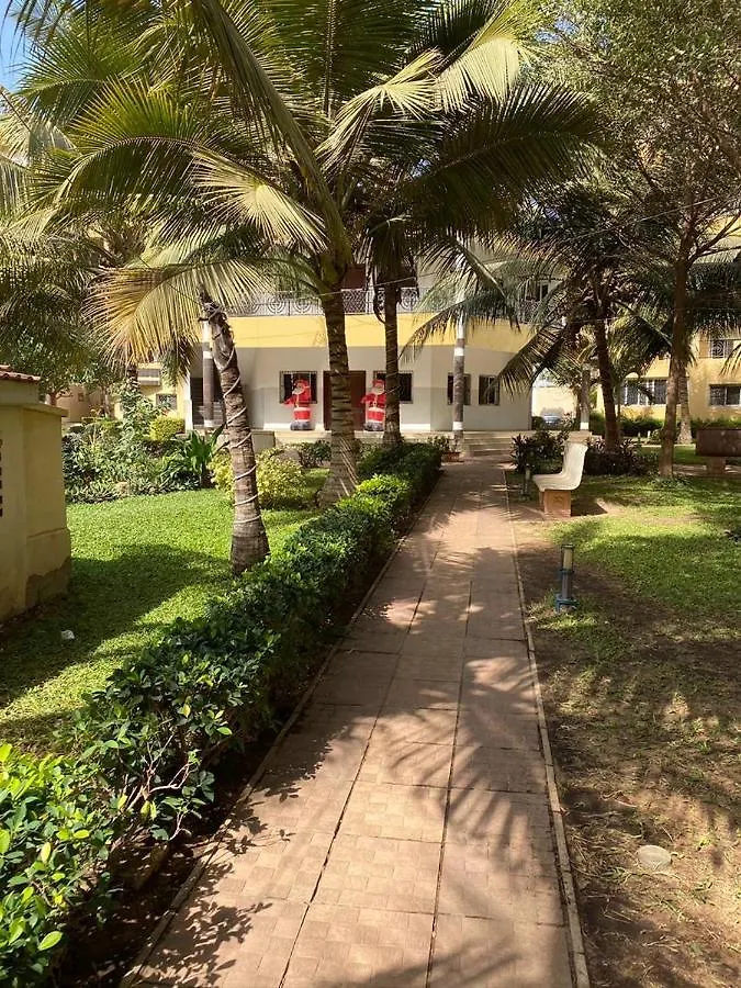 Cher Cite Axa Dakar 0*,